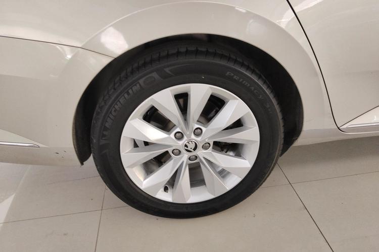 Used Skoda Superb 2018 TSI280 DSG Comfort Edition China V Standard Right Rear Wheel Hub