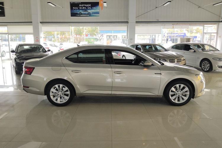Used Skoda Superb 2018 TSI280 DSG Comfort Edition China V Standard Right Side
