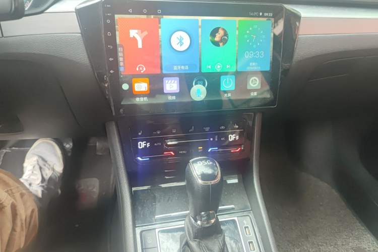 Used Skoda Superb 2019 Facelifted TSI280 DSG Comfort Edition Audio And AC Panel