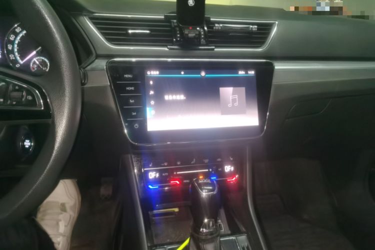 Used Skoda Superb 2019 Facelifted TSI280 DSG Comfort Edition Audio And AC Panel