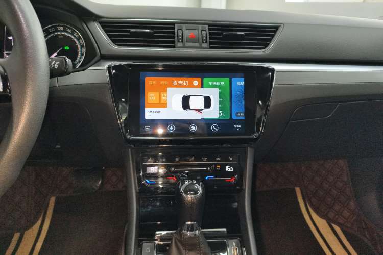 Used Skoda Superb 2019 Facelifted TSI280 DSG Comfort Edition Audio And AC Panel