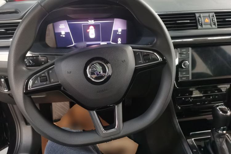 Used Skoda Superb 2019 TSI330 DSG Comfort Edition Center Console