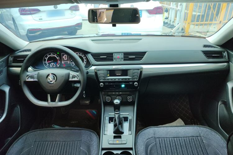 Used Skoda Superb 2019 TSI280 DSG Standard Edition Center Console