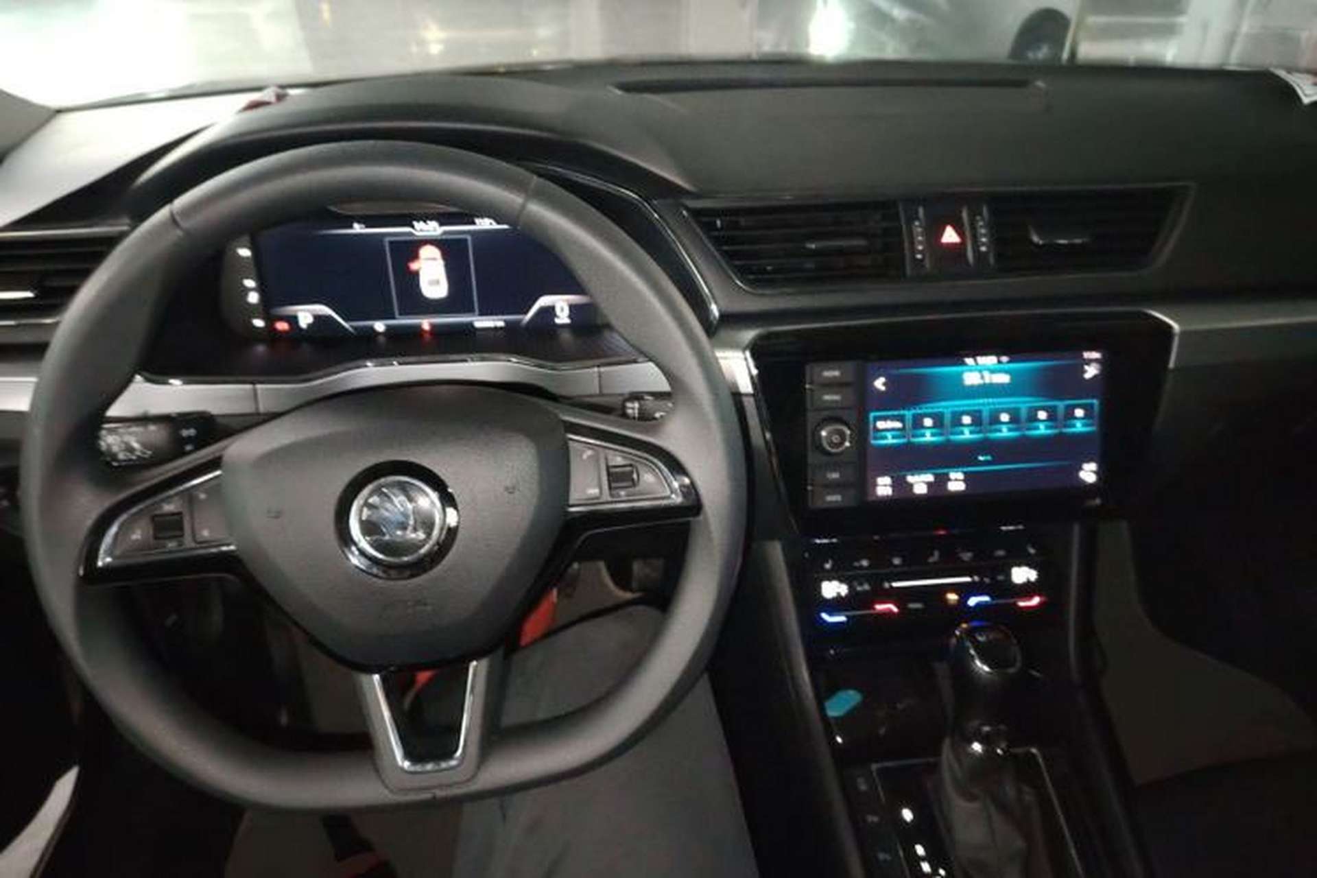 Used Skoda Superb 2019 Restyled TSI330 DSG Comfort Edition Center Console