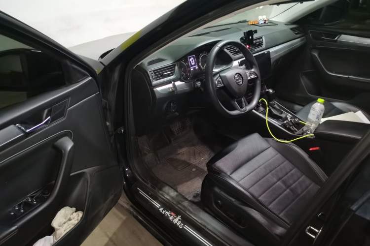 Used Skoda Superb 2019 Facelifted TSI280 DSG Comfort Edition Driver Seat