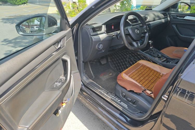 Used Skoda Superb 2019 TSI280 DSG Comfort Edition Driver Seat