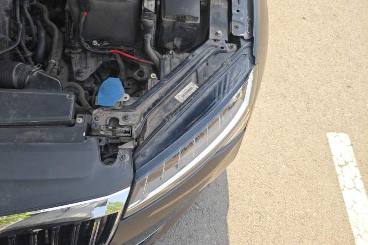 Used Skoda Superb 2019 TSI280 DSG Comfort Edition Engine Bay Left