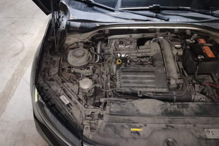 Used Skoda Superb 2019 Facelifted TSI280 DSG Comfort Edition Engine Bay Right
