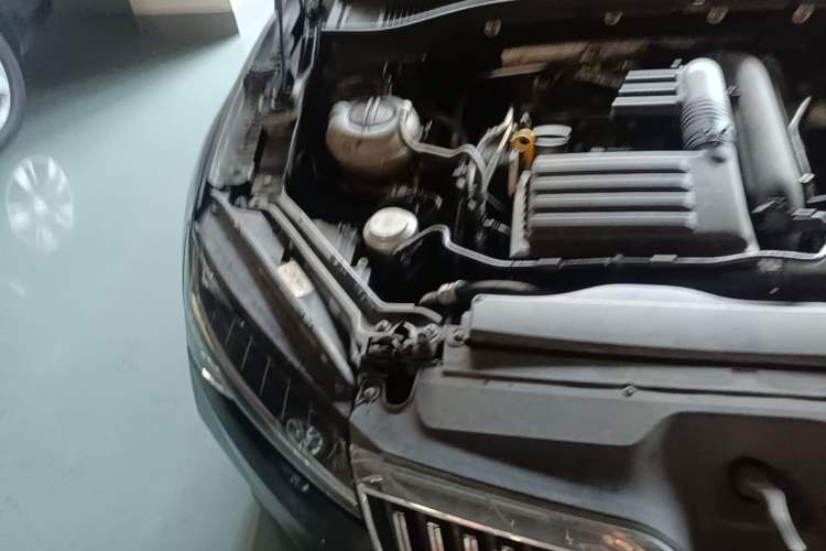 Used Skoda Superb 2019 Restyled TSI280 DSG Standard Edition Engine Bay Right