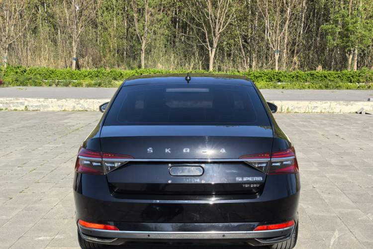 Used Skoda Superb 2019 TSI280 DSG Comfort Edition Exterior 4