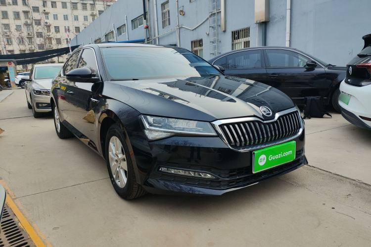 Used Skoda Superb 2019 TSI280 DSG Standard Edition Front Right 45 Deg