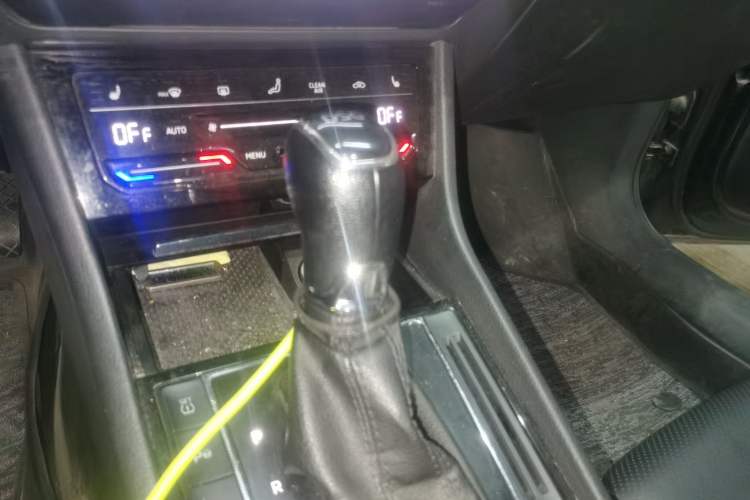 Used Skoda Superb 2019 Facelifted TSI280 DSG Comfort Edition Gear Lever