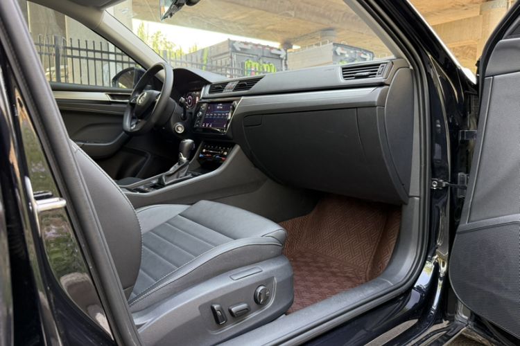 Used Skoda Superb 2019 Restyled TSI330 DSG Comfort Edition Interior 10