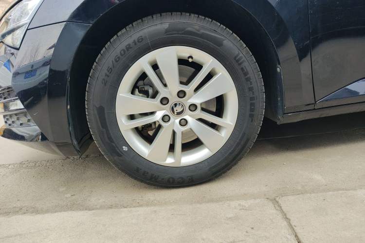 Used Skoda Superb 2019 TSI280 DSG Standard Edition Left Front Wheel Hub