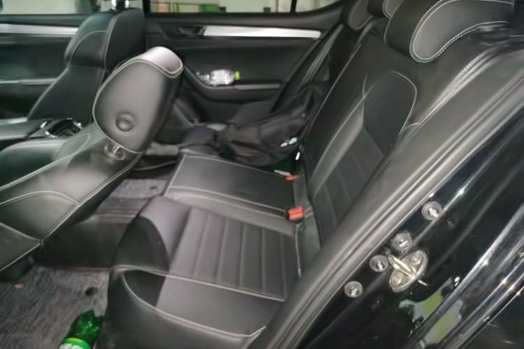 Used Skoda Superb 2019 Facelifted TSI280 DSG Comfort Edition Left Rear Seat