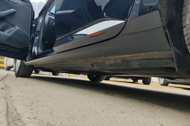 Used Skoda Superb 2019 TSI280 DSG Standard Edition Left Side Sill