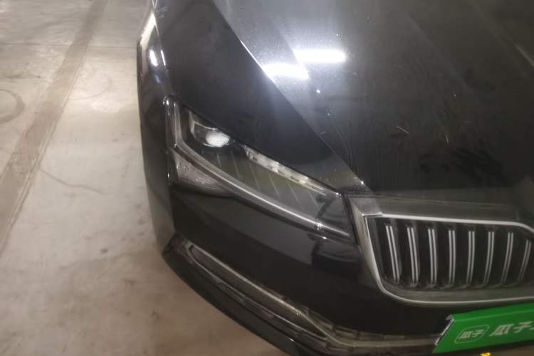 Used Skoda Superb 2019 Facelifted TSI280 DSG Comfort Edition Right Front Headlight