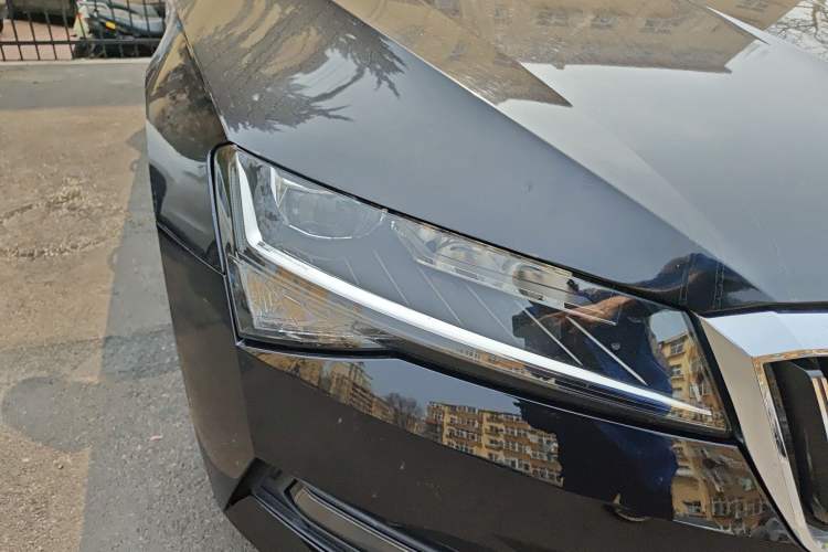 Used Skoda Superb 2019 TSI280 DSG Standard Edition Right Front Headlight
