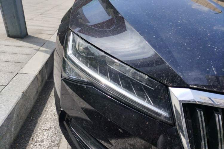 Used Skoda Superb 2019 TSI280 DSG Standard Edition Right Front Headlight