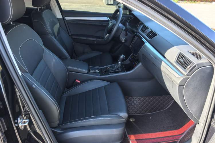 Used Skoda Superb 2019 TSI280 DSG Comfort Edition Right Front Seat