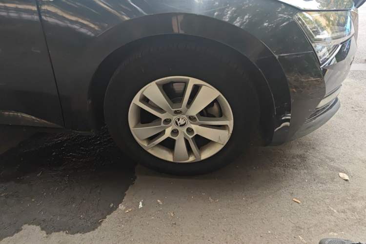 Used Skoda Superb 2019 TSI280 DSG Standard Edition Right Front Wheel Hub