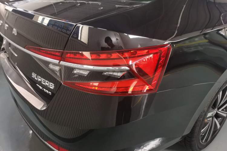 Used Skoda Superb 2019 TSI330 DSG Comfort Edition Right Rear Taillight