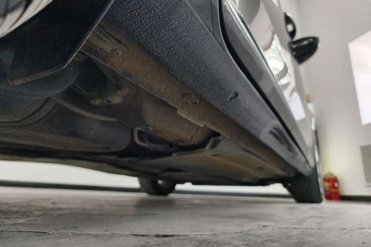 Used Skoda Superb 2019 Facelifted TSI280 DSG Comfort Edition Right Side Sill