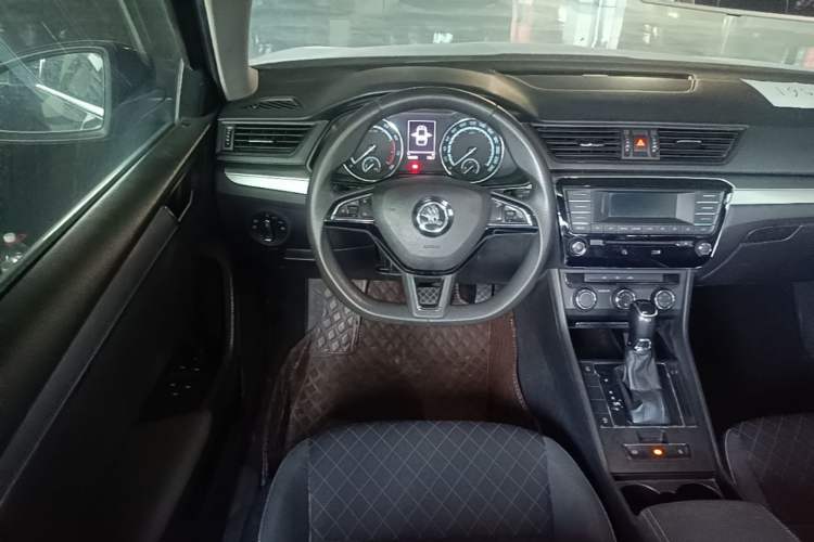 Used Skoda Superb 2019 Restyled TSI280 DSG Standard Edition Steering Wheel