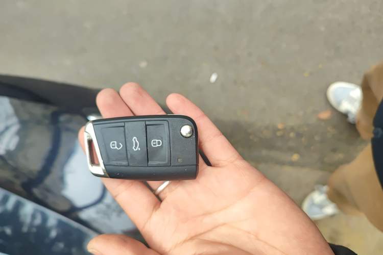 Used Skoda Superb 2019 Facelifted TSI280 DSG Comfort Edition Vehicle Key