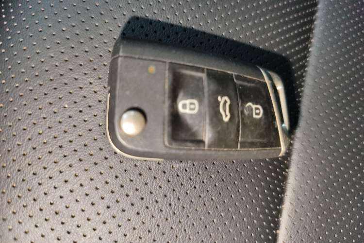 Used Skoda Superb 2019 Facelifted TSI280 DSG Comfort Edition Vehicle Key