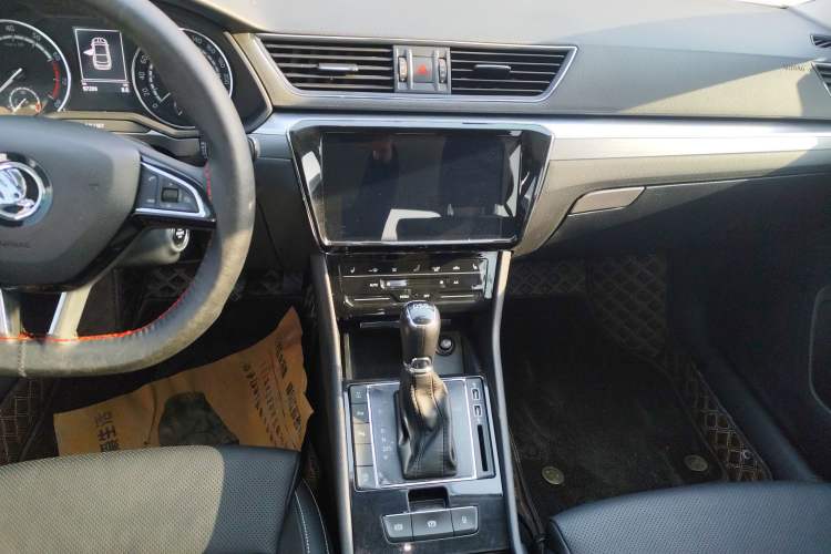 Used Skoda Superb 2019 TSI280 DSG Comfort Edition Audio And AC Panel