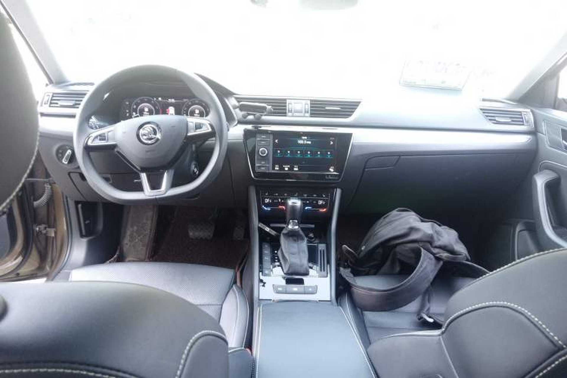 Used Skoda Superb 2019 Restyled TSI330 DSG Comfort Edition Center Console