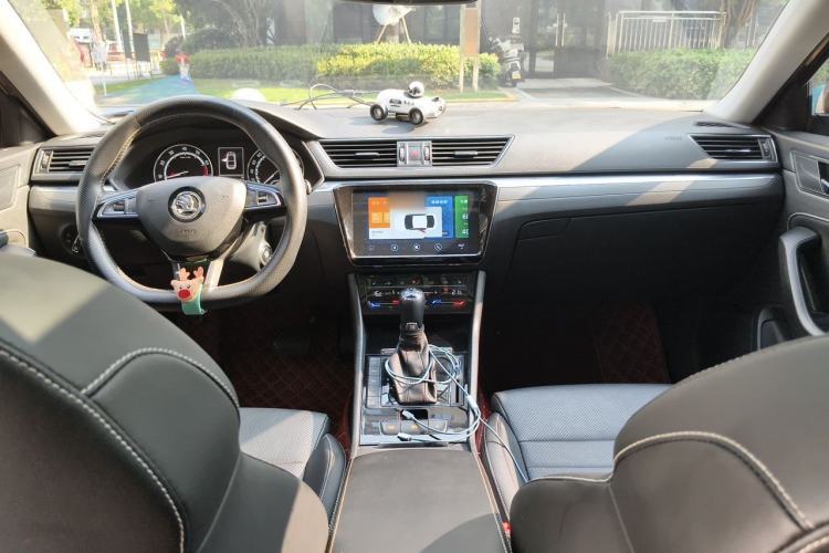 Used Skoda Superb 2019 TSI280 DSG Comfort Edition Center Console