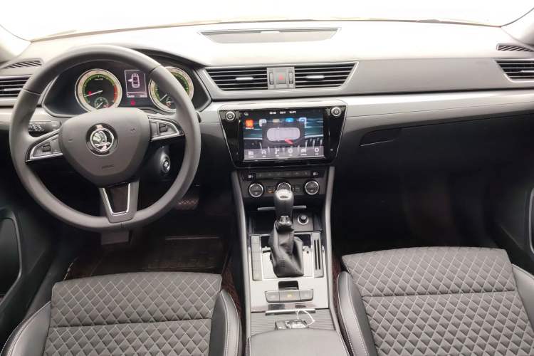Used Skoda Superb 2019 TSI280 DSG Comfort Edition Center Console