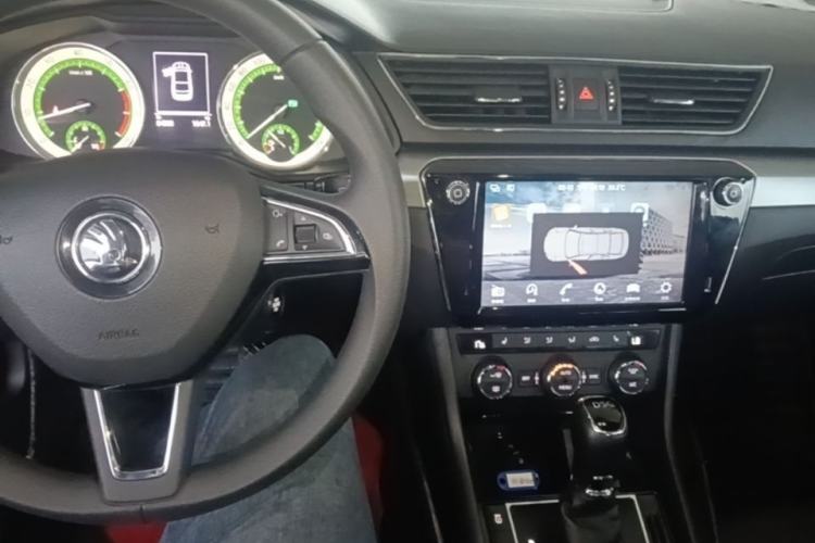 Used Skoda Superb 2019 TSI280 DSG Comfort Edition Center Console