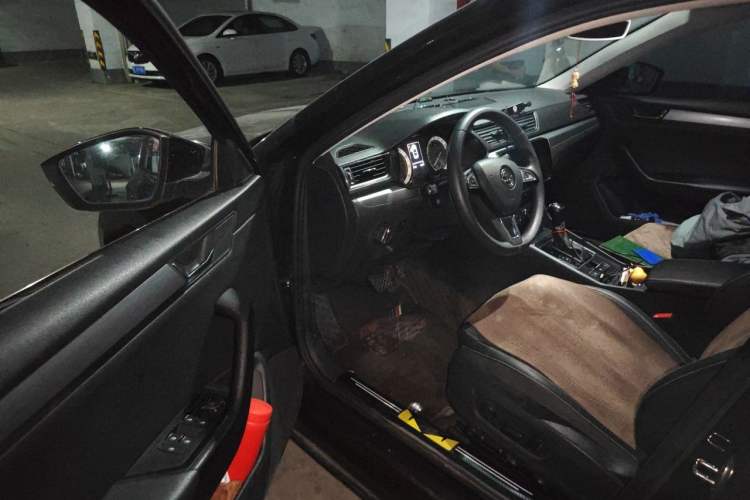 Used Skoda Superb 2019 TSI280 DSG Comfort Edition Driver Seat