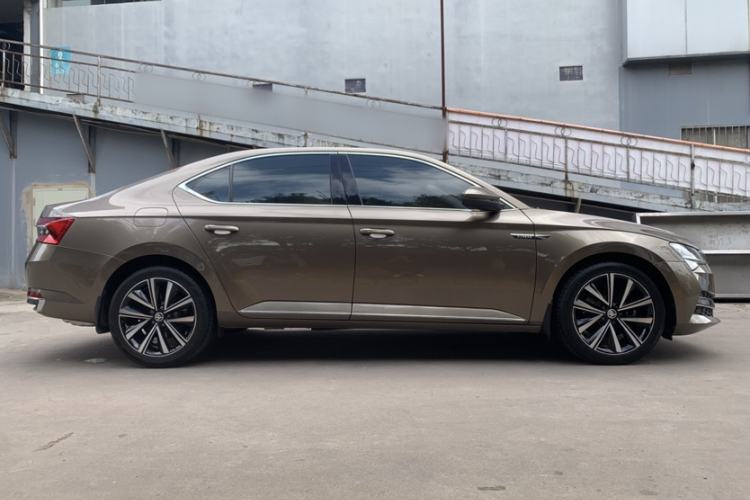 Used Skoda Superb 2019 Restyled TSI330 DSG Comfort Edition Exterior 2