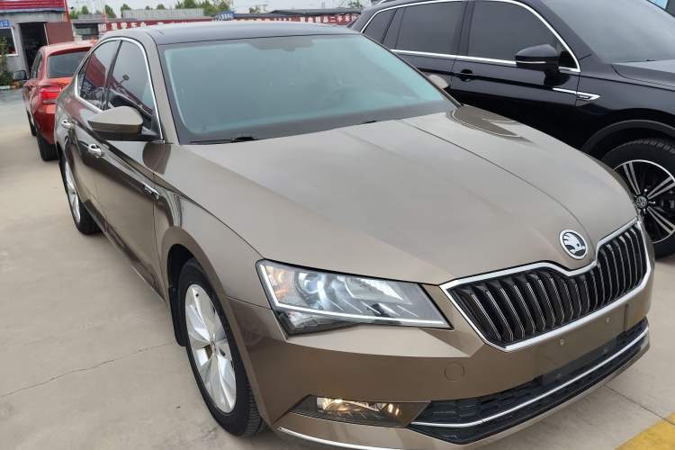Used Skoda Superb 2019 TSI280 DSG Comfort Edition Front Right 45 Deg