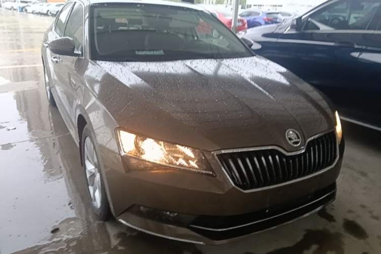 Used Skoda Superb 2019 TSI280 DSG Comfort Edition Front Right 45 Deg