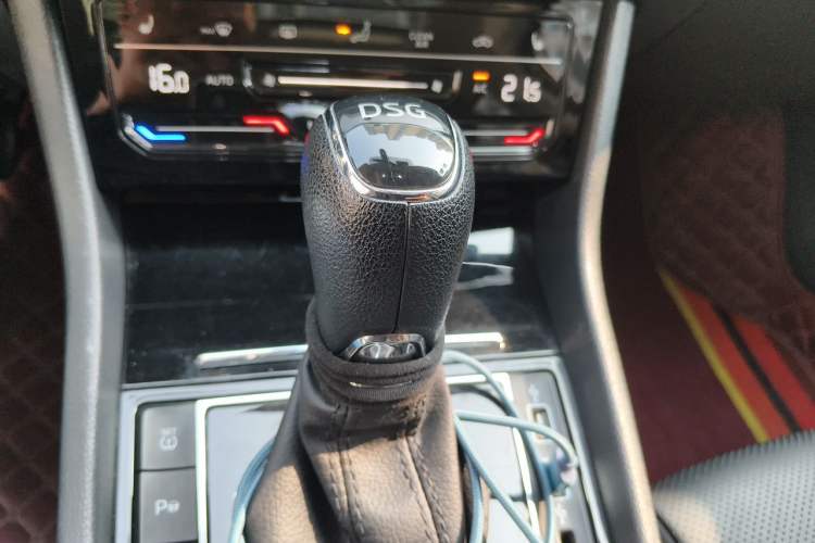 Used Skoda Superb 2019 TSI280 DSG Comfort Edition Gear Lever