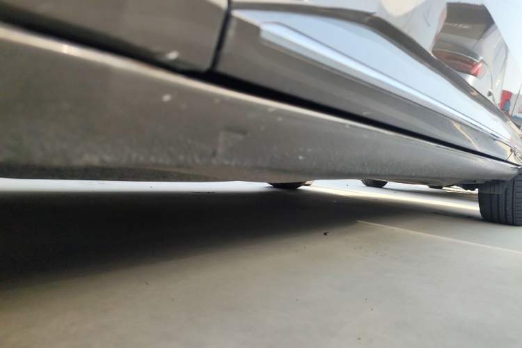 Used Skoda Superb 2019 TSI280 DSG Comfort Edition Left Side Sill