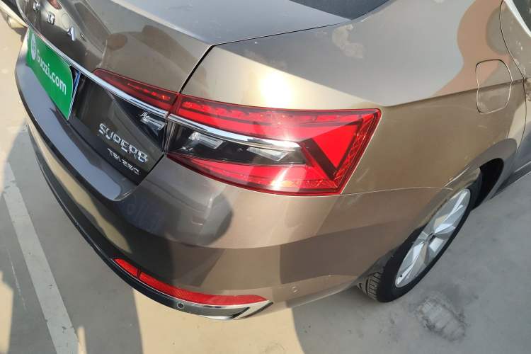 Used Skoda Superb 2019 TSI280 DSG Comfort Edition Right Rear Taillight