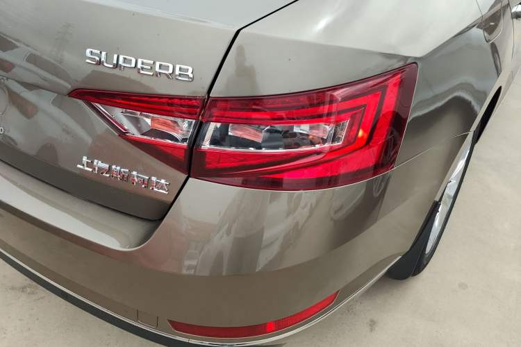 Used Skoda Superb 2019 TSI280 DSG Comfort Edition Right Rear Taillight
