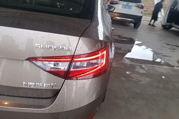 Used Skoda Superb 2019 TSI280 DSG Comfort Edition Right Rear Taillight
