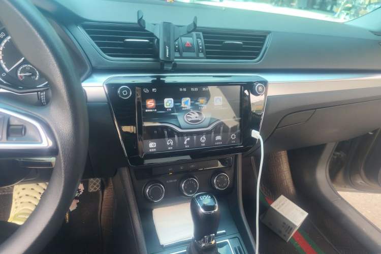 Used Skoda Superb 2019 TSI280 DSG Standard Edition Audio And AC Panel
