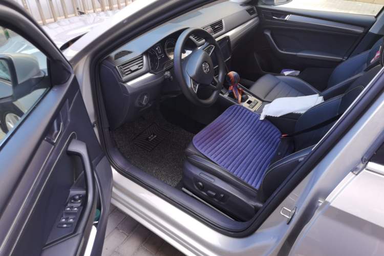 Used Skoda Superb 2019 Facelifted TSI280 DSG Comfort Edition Driver Seat