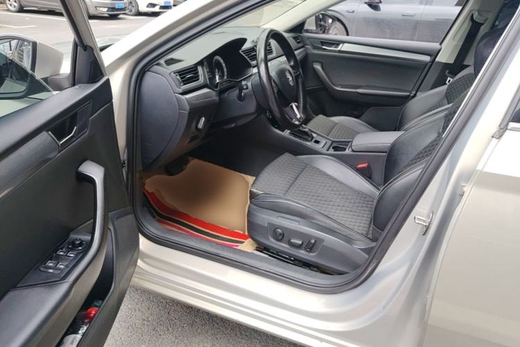 Used Skoda Superb 2019 TSI280 DSG Comfort Edition Driver Seat