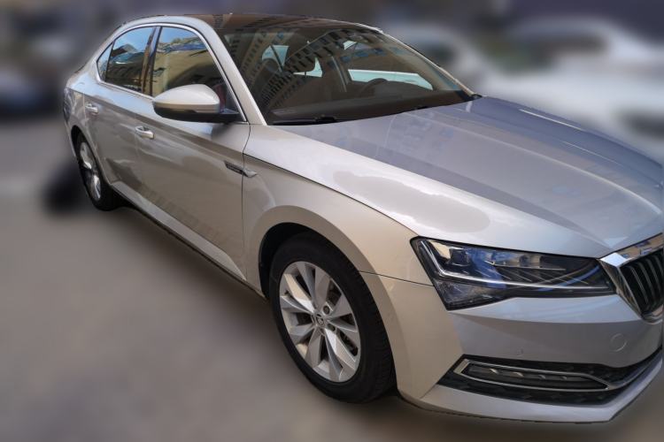 Used Skoda Superb 2019 Facelifted TSI280 DSG Comfort Edition Front Right 45 Deg