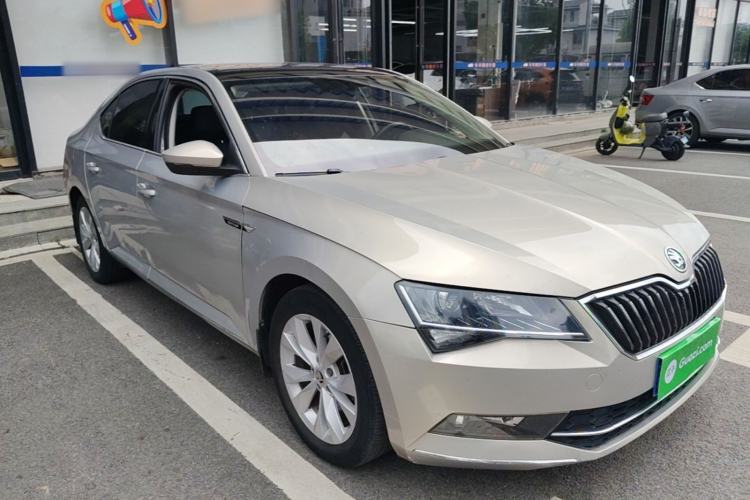 Used Skoda Superb 2019 TSI280 DSG Comfort Edition Front Right 45 Deg
