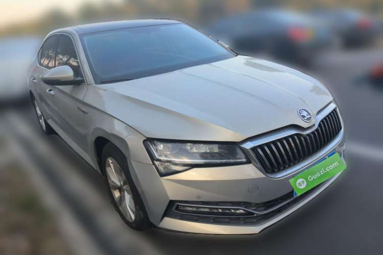 Used Skoda Superb 2019 Facelifted TSI280 DSG Comfort Edition Front Right 45 Deg